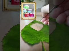 ইয়াংঝাংগুইর ভার্মিসেলি ও নুডলস এর একটি পাতা খোদাই করা হয়েছে যা শাকসবজি এবং মেরিনেটেড ডিমের সাথে