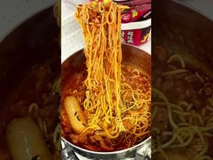 12 মাস শেল্ফ জীবন কোরিয়ান সসেজ হট চিকেন নুডলস সত্যিকারের কোরিয়ান স্বাদ তাত্ক্ষণিক নুডলস